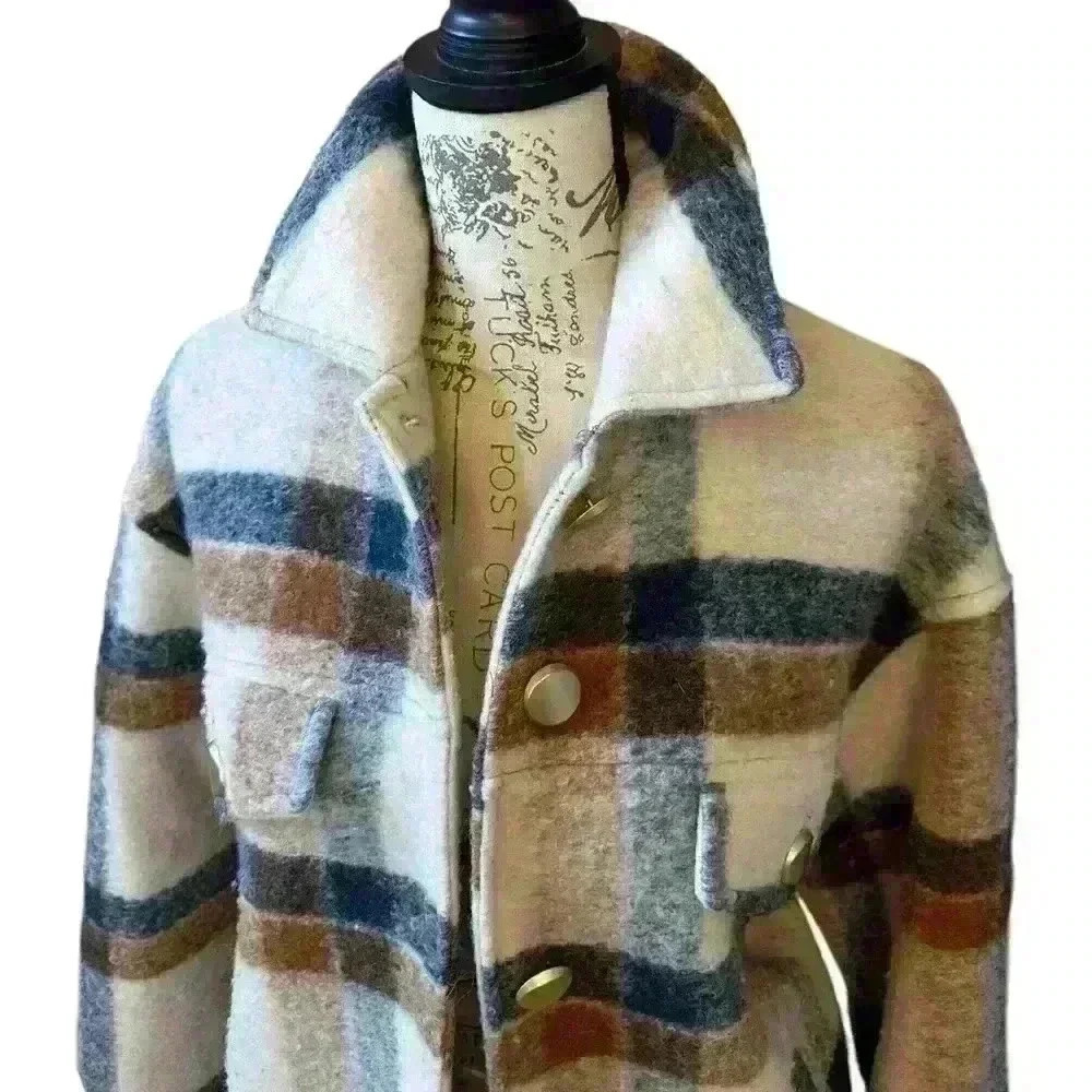 ZARA Plaid Shacket with Gold Buttons - SOLD OUT EVERYWHERE - Picture 3 of 10